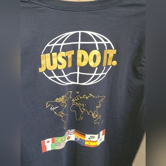 Nike Tee - Picture 3 of 9